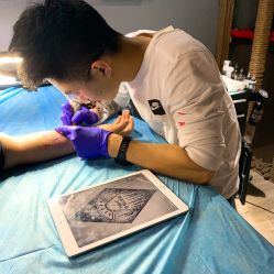 手臂-怪咖纹身刺青