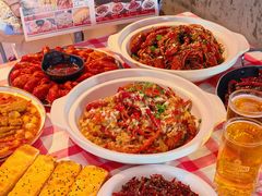 -肥小宝·金牌油焖大虾(襄阳龙虾地标店)