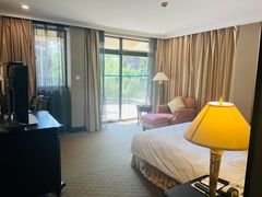 -昆明春城湖畔度假村