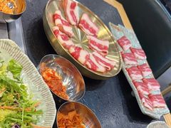 -臻牛烤肉