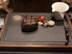 -恰餐厅及酒吧 CHAR Bar & Grill (北京丽都皇冠假日店)