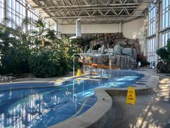 -中家鑫园温泉酒店鑫悦汤泉