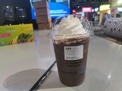 巧克力瑞纳冰-瑞幸咖啡(凤凰海负一楼美食街店)