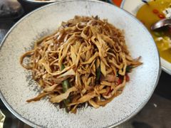 -川流不息·地道川菜·小龙虾(松东路店)