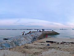 -东海岸人工湖美食村