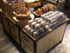 面包甜点陈列柜-法贝滋动物奶油蛋糕(广益哥伦布店)