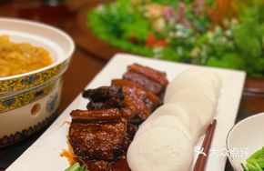 Special Rice Cake with Soy-Flavored Pork