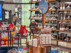 -Laderach 莱德拉(上海环贸iapm店)