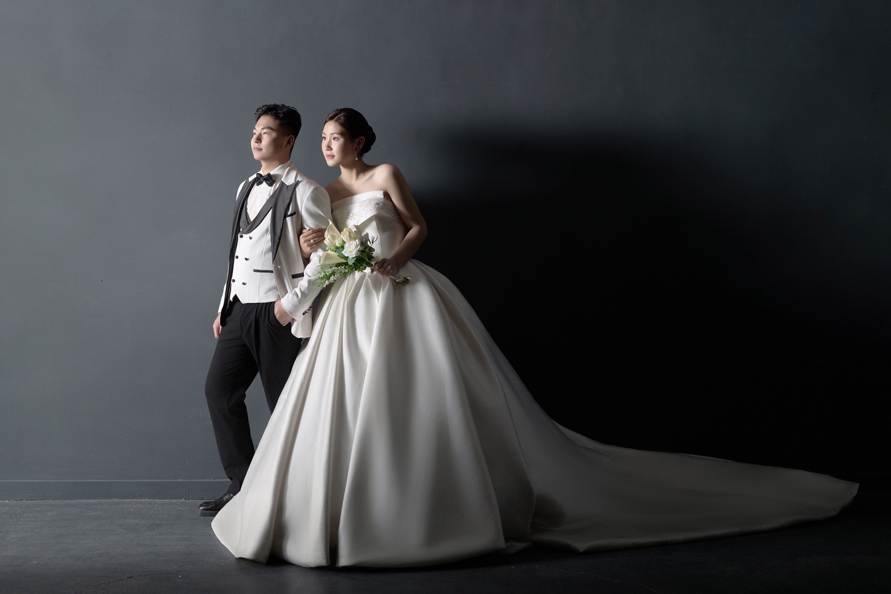 我的灰色系的室内主纱婚纱照