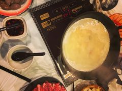 -鲜入围煮花胶鸡海鲜火锅