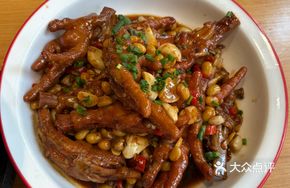Chicken Feet Stewed with Yellow Beans
