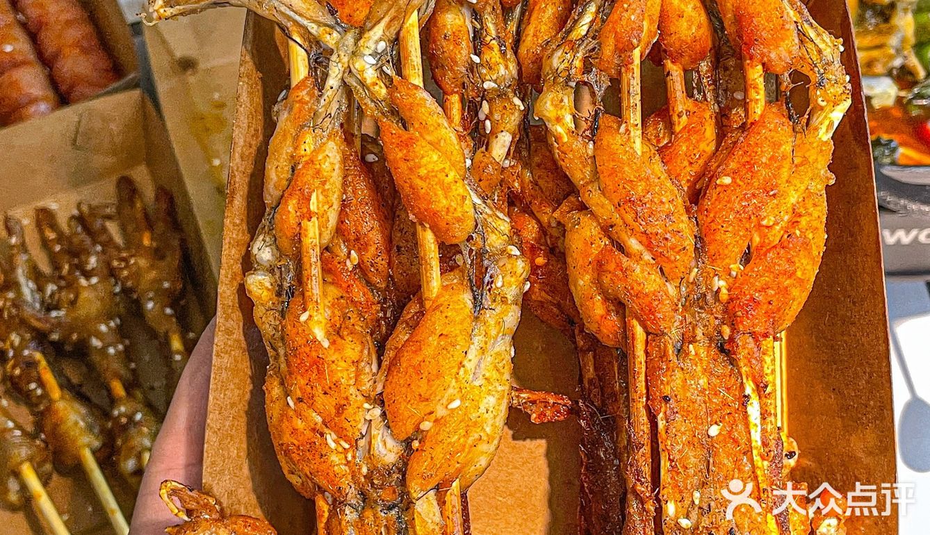 坐标南京，18r一只的巨大烤蛙真的会爱！！  