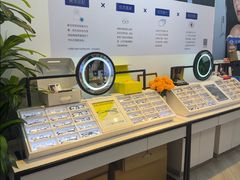 -天空之镜眼镜店蔡司依视路配镜授权零售店(望京颐堤港店)