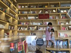 -新华书店(顺峰山公园店)