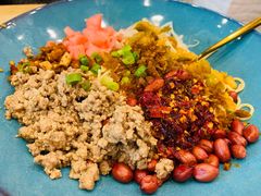 贵州肉臊拌面-贵凤凰贵州米粉(五道口店)