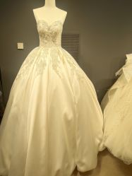 -MISS LUCKY国际婚纱礼服定制(昌平店)