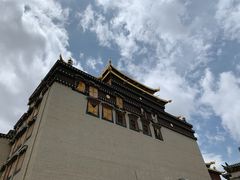 -噶丹松赞林寺