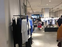 -URBAN REVIVO(欢乐海岸购物中心店)