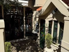 -Majestic Café