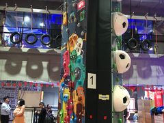 -嗨翻Hi-Fun竞技主题乐园·蹦床亲子生日轰趴(国光1937店)