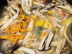 -菌之家·专业纯野生菌火锅·特色炒菌