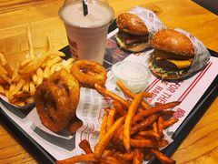 -The Habit Burger Grill 哈比特汉堡(爱琴海店)