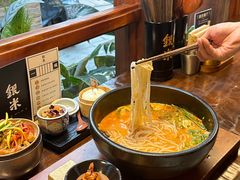-银米·云南传统过桥米线(双廊黑金冠店)