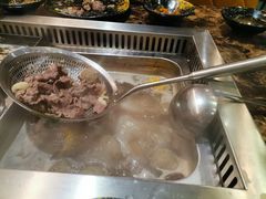 -牛里牛气· 榴莲海鲜鲜牛肉自助火锅·烤肉(横岗店)