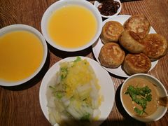 -清真吴记门钉肉饼·喜多利