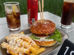 -三勾JJJ Burger&Coffee(梅溪湖店)