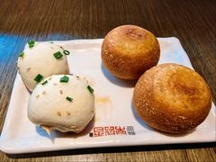 玉兰饼生煎包双拼-常盛香生煎·酸辣汤.无锡老字号玉兰饼(新生路店)