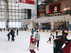 -冰纷万象滑冰场(深圳万象城店)