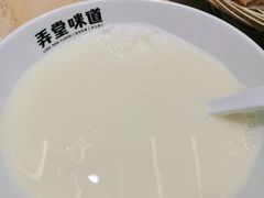 豆浆-弄堂咪道-饭香·面香·馄饨香(汇锦广场店)