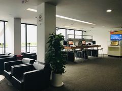 -上海宝信宝马4S店