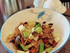 -湖泉水云间餐厅·弥勒地道菜(B座店)