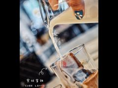 黑砖拿铁-dotcom coffee古点咖啡(致真大厦店)