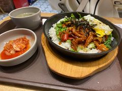 牛肉五花肉双拼拌饭套餐-大食代美食广场(迪士尼小镇店)