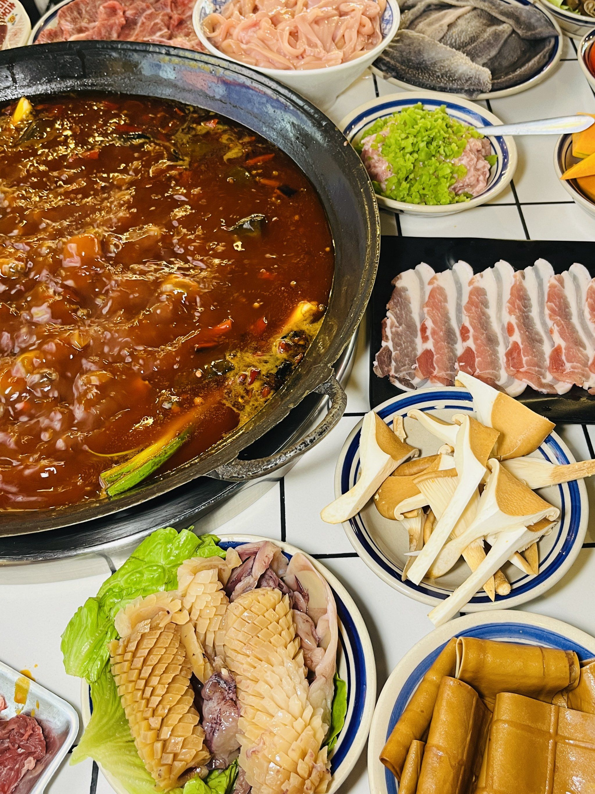 不得不看菜品是不是各种预制菜了,找到这种只做手工菜的火锅店太难得