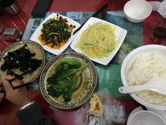 -乡土特色.冷锅鱼.牦牛肉汤锅