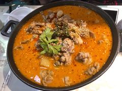 自制泡菜牛蛙锅-付掌柜在成都·热炒砂锅集(金禾店)