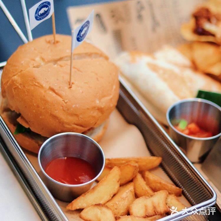 青岛偶然发现的小众西餐厅，舒适又好吃～