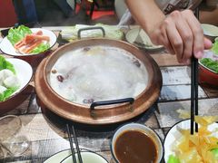 -虾弄弄海派小龙虾·牛羊蝎子火锅