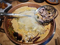 -洱火云南酸菜牛肉火锅(石景山当代商城店)