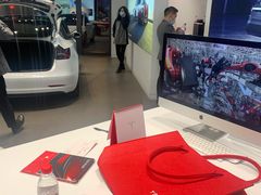 -TESLA 特斯拉(上海太古汇体验店)