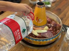 农夫山泉锅底-毛辣果·贵州红酸汤牛肉火锅(西单店)