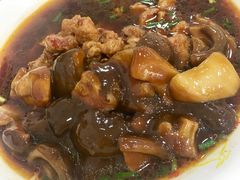 辣肉双菇面-珊珊小笼馆(仙霞路店)