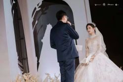 -Renee芮亦婚纱(原丽莎)