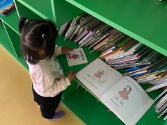 -爱睿思儿童早教亲子游泳(万象城店)
