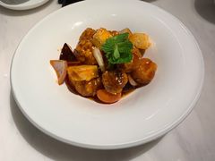 椰果菠萝咕噜肉-闻见中国海南菜(K11店)