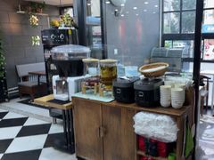 -愉肴麻辣香锅(中山路店)